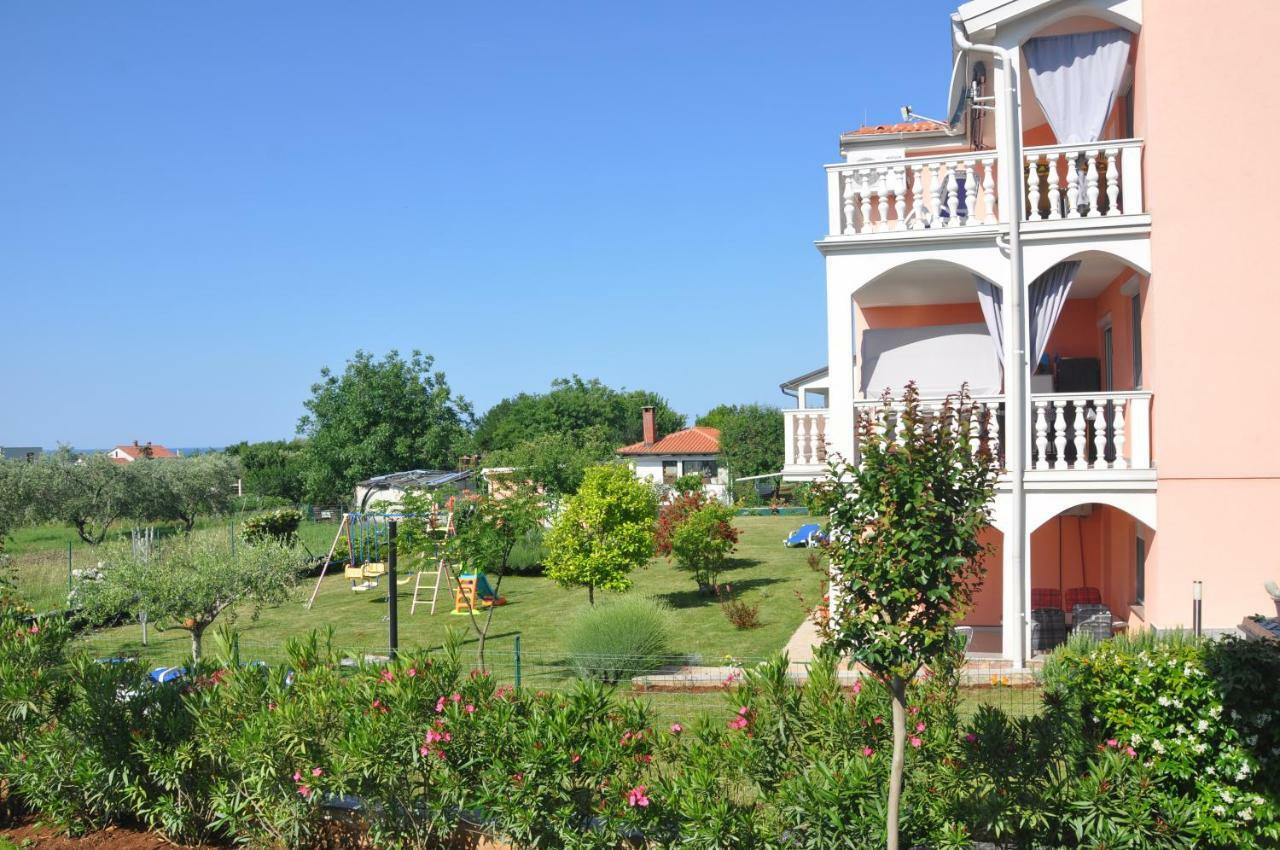 Apartments Rosa Umag Bagian luar foto